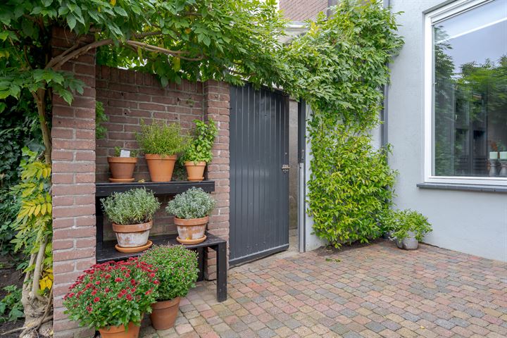 View photo 42 of Verenigingstraat 28