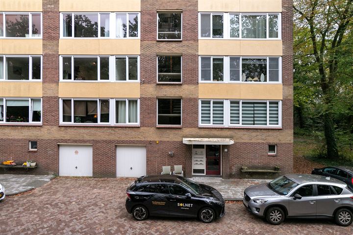 View photo 2 of Plesmanstraat 309