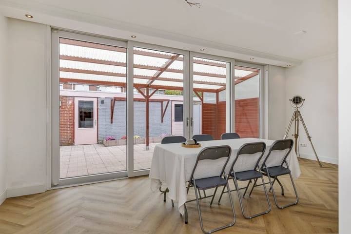 Foto 9 van Albardastraat 37