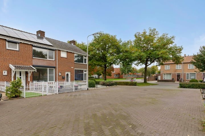 Bekijk foto 38 van Albardastraat 37