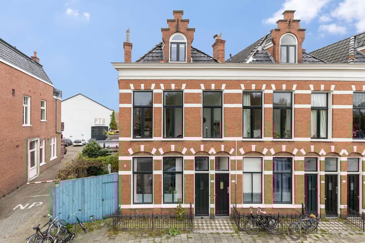 Foto 1 van Petrus Campersingel 117-A