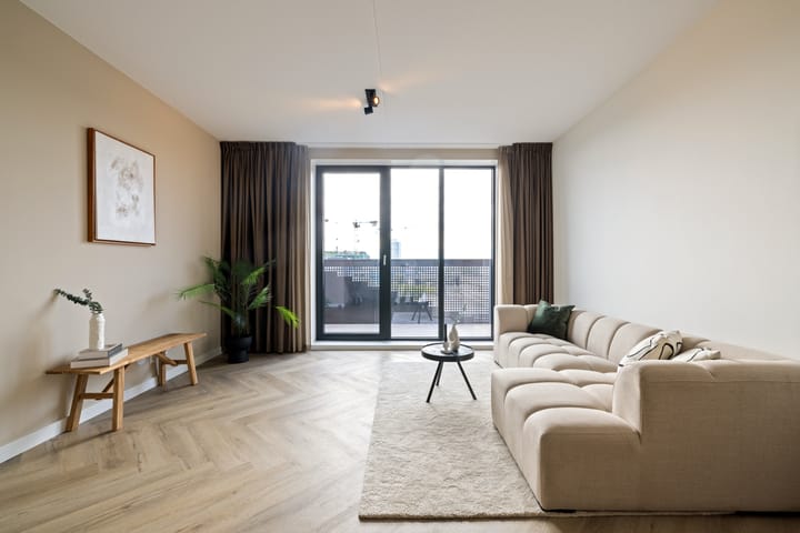 Foto 13 van Mies van der Rohestraat 177