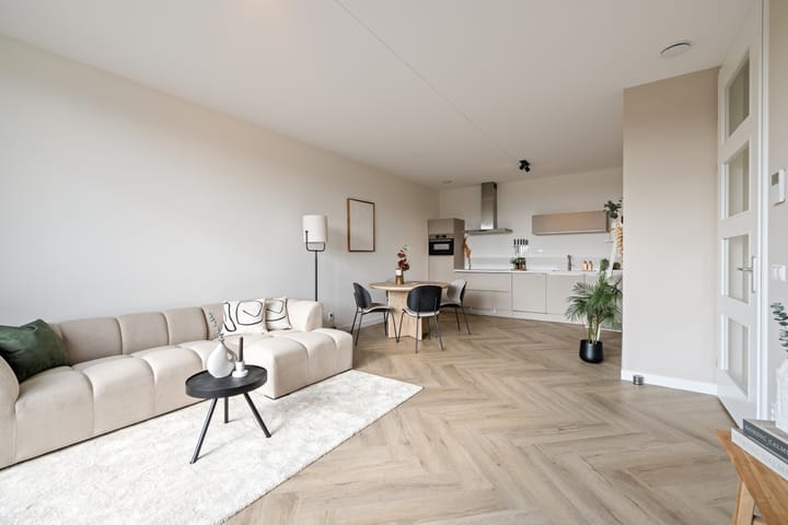 Foto 16 van Mies van der Rohestraat 177