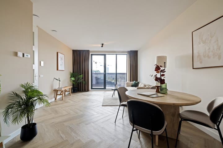 Foto 27 van Mies van der Rohestraat 177