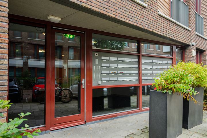 View photo 19 of Suze Robertsonstraat 89