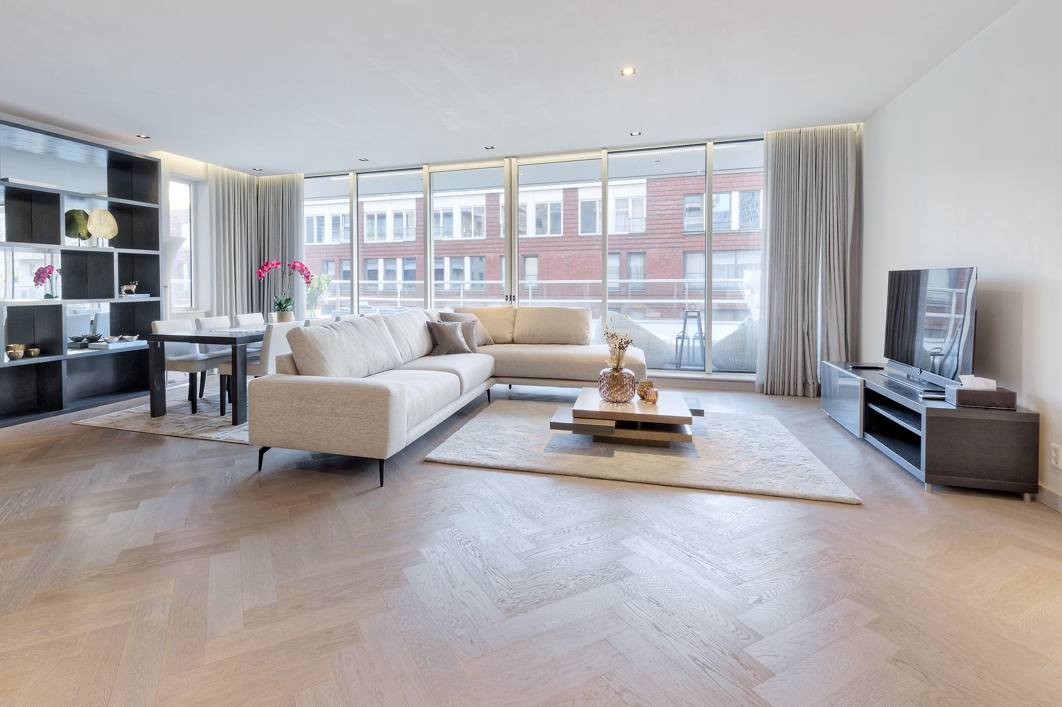 Photo 6 of Peter Schatstraat 95