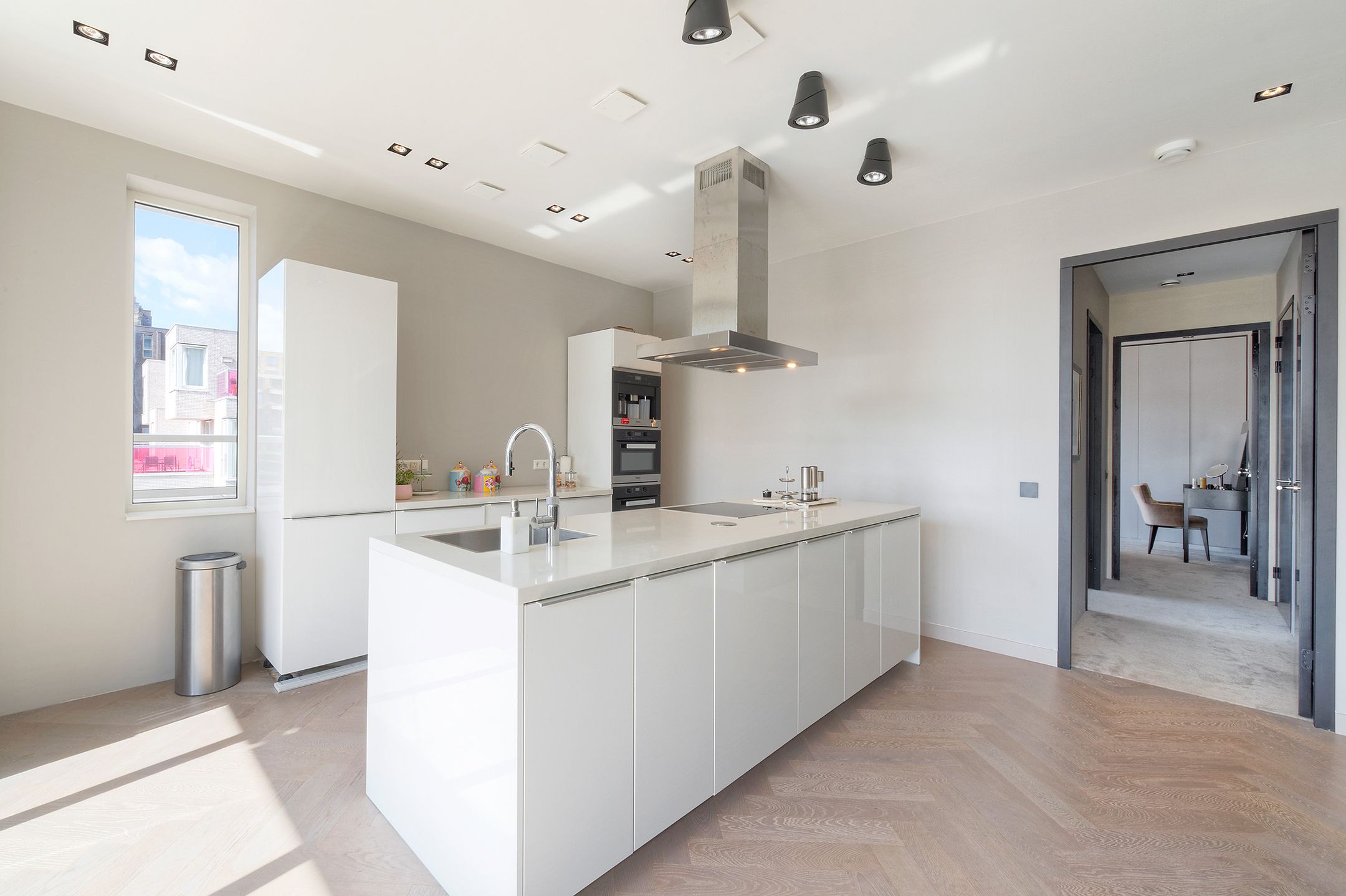 Photo 18 of Peter Schatstraat 95