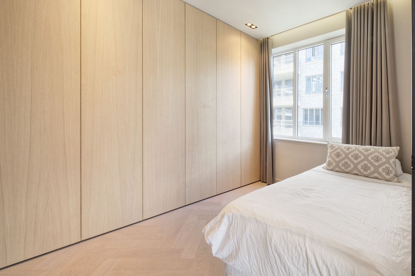 Photo 29 of Peter Schatstraat 95