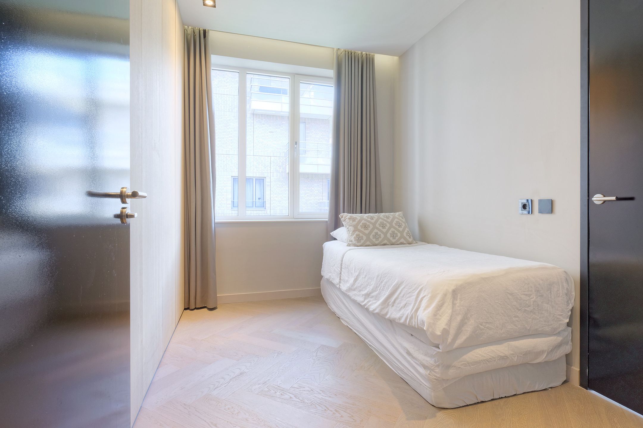 Photo 30 of Peter Schatstraat 95