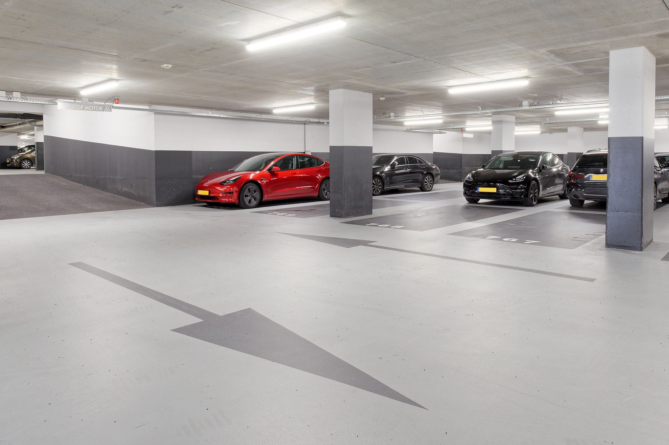 Photo 33 of Peter Schatstraat 95