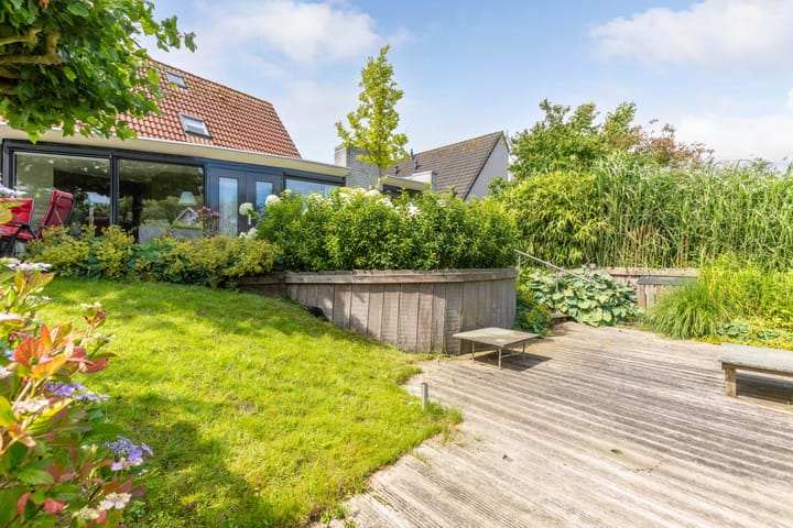 Foto 37 van de Eker 45