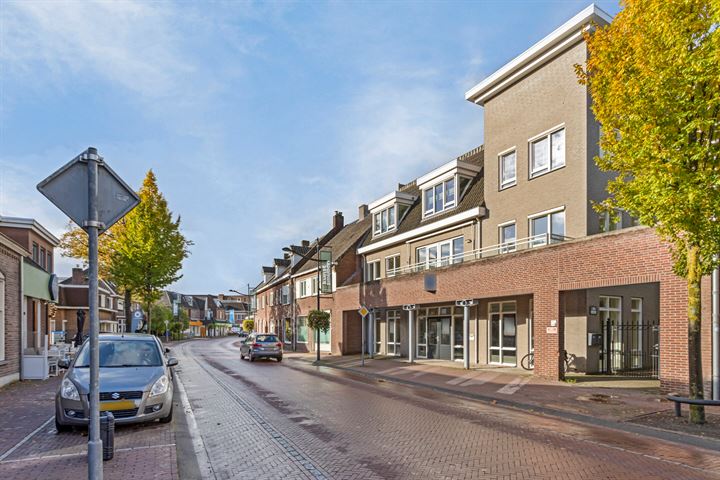 View photo 2 of Kapelstraat 90