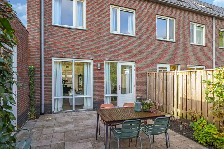 Photo 44 of Hoefslag 6