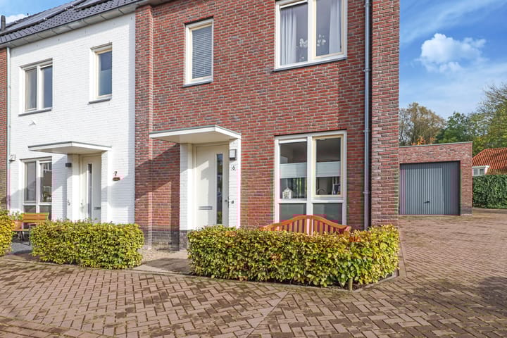 Photo 54 of Hoefslag 6