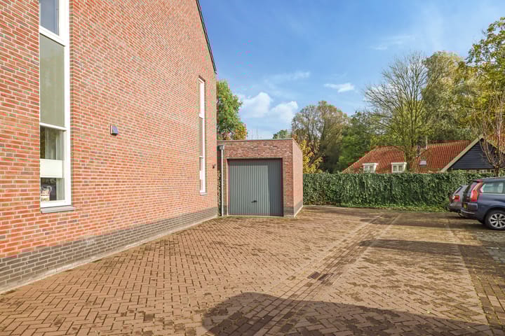 Photo 56 of Hoefslag 6