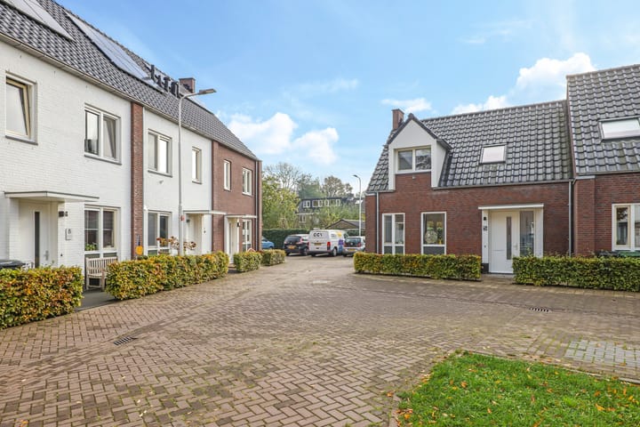 Photo 58 of Hoefslag 6