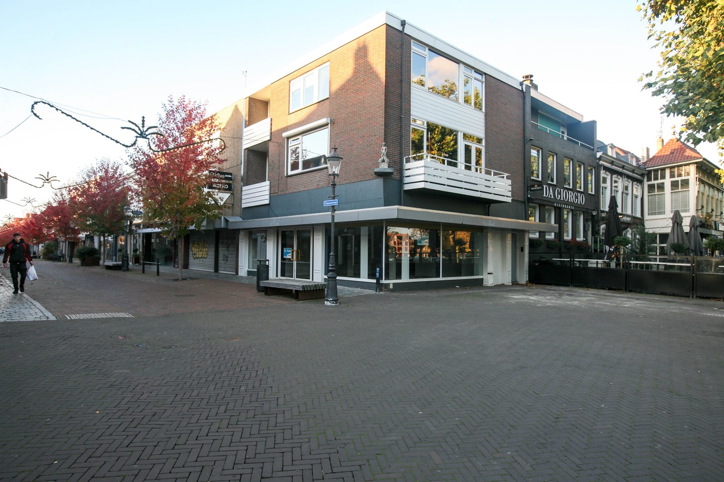 Bekijk foto 1 van Friesestraat 2