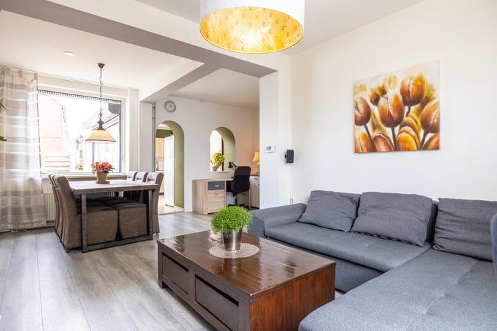 Foto 11 van Julianastraat 2