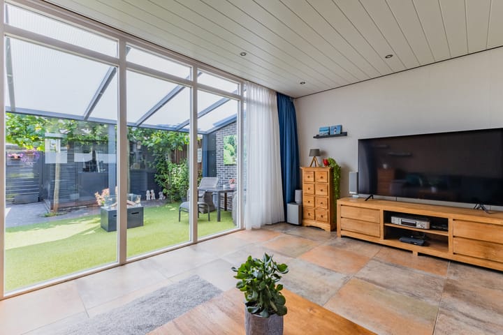 Photo 14 of Musical 9