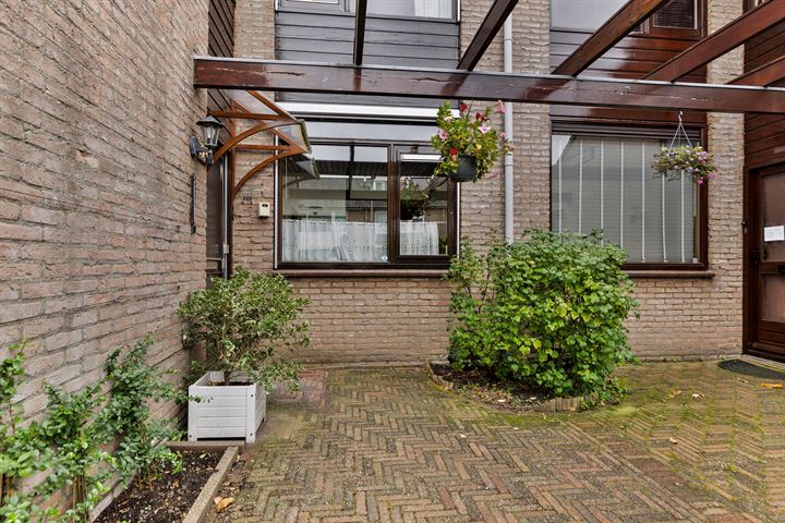 View photo 32 of Saffierstraat 223