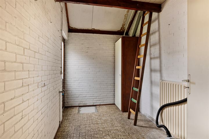 View photo 33 of Saffierstraat 223