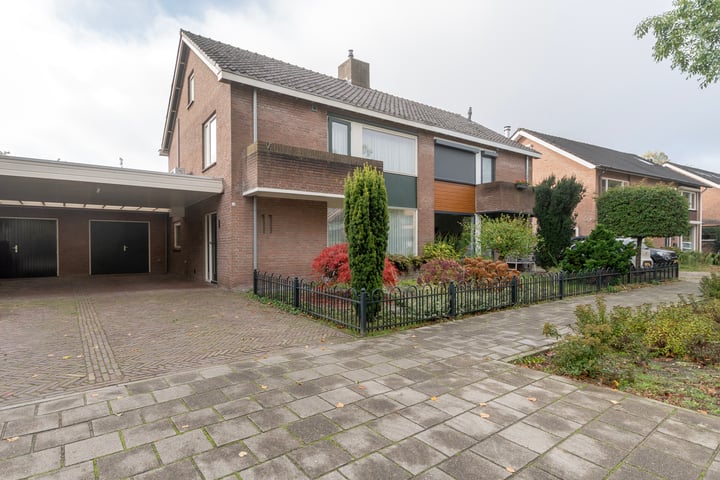 Bekijk foto 43 van Elzenstraat 19