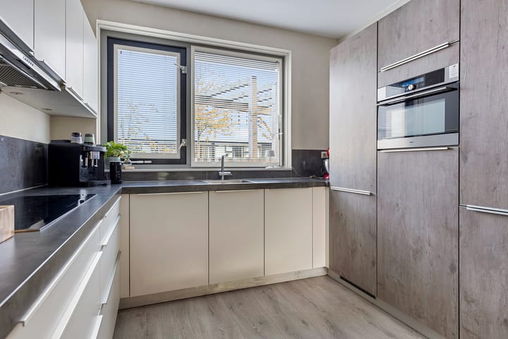 Foto 9 van Antillenstraat 34