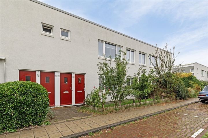 View photo 1 of Oogststraat 108