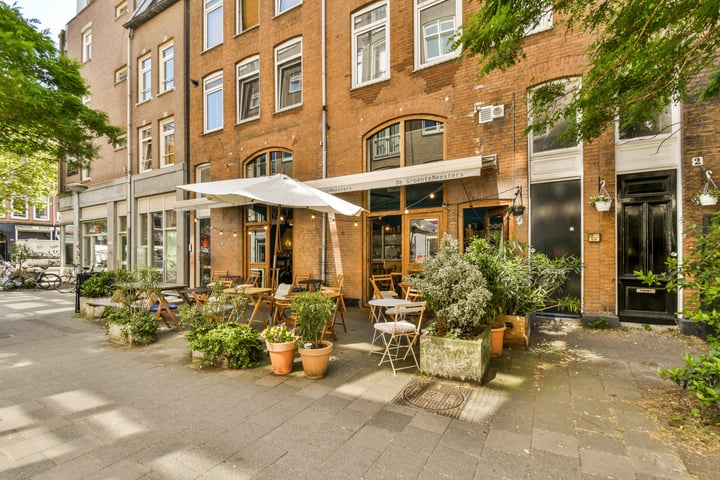 View photo 39 of Nicolaas Berchemstraat 1-3