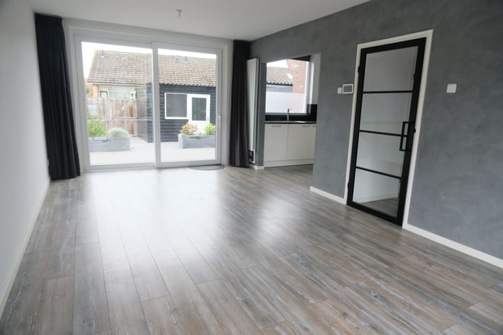 Foto 3 van Van Brederodestraat 61