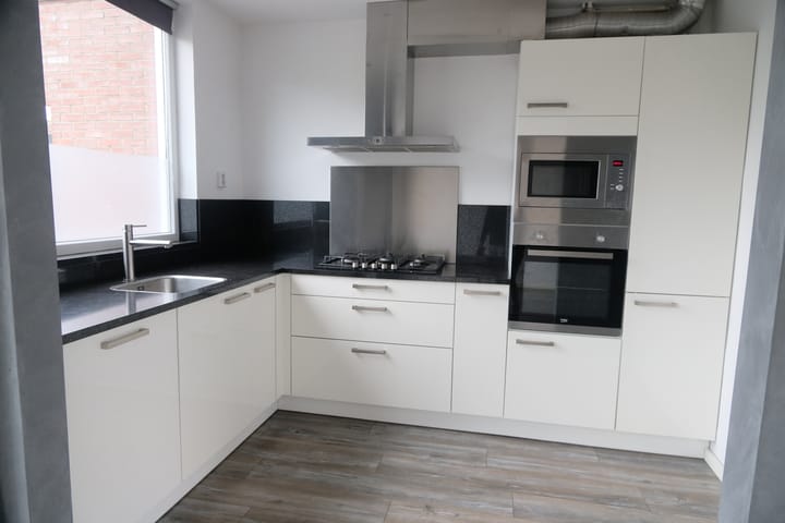 Foto 4 van Van Brederodestraat 61