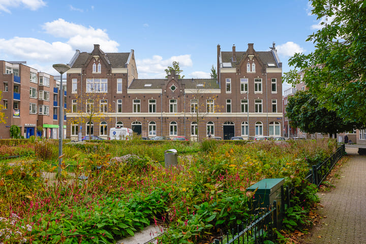 Photo 1 of Czaar Peterstraat 23-C