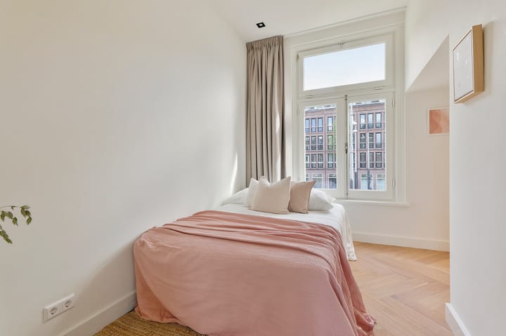 Photo 16 of Czaar Peterstraat 23-C