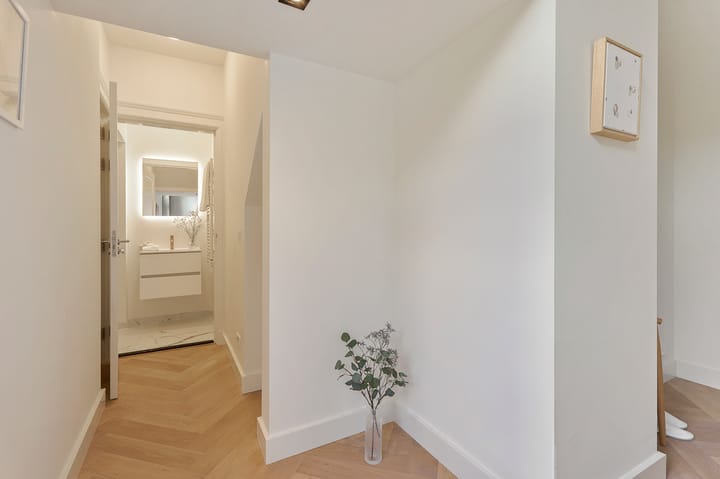 Photo 19 of Czaar Peterstraat 23-C