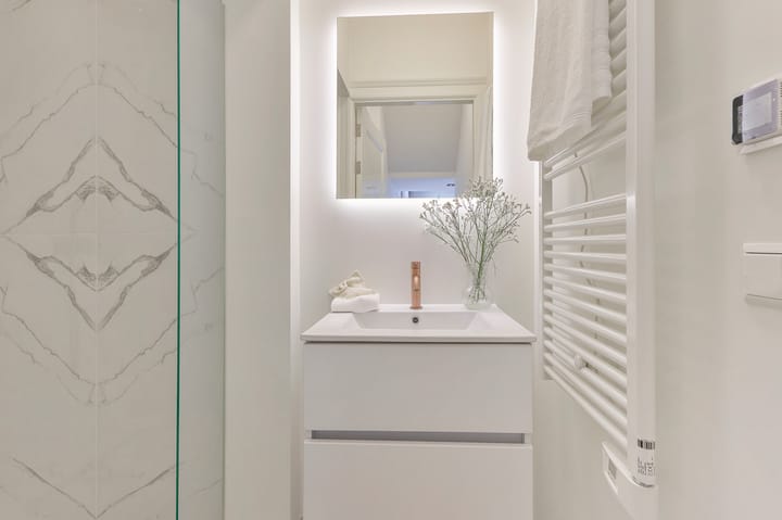 Photo 20 of Czaar Peterstraat 23-C