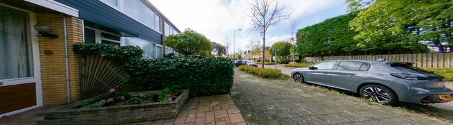 Bekijk 360° foto van Voortuin van Kamerlingh Onneslaan 56