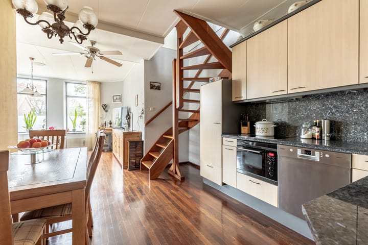 Foto 10 van Warder 84