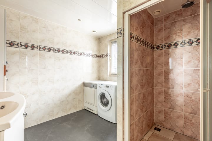 Foto 22 van Warder 84