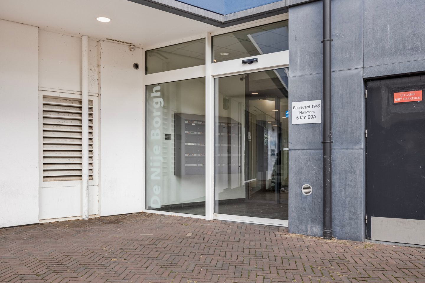 Foto 20 van Boulevard 1945 31