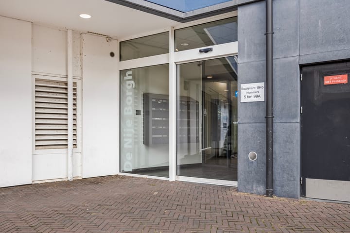 Foto 20 van Boulevard 1945 31