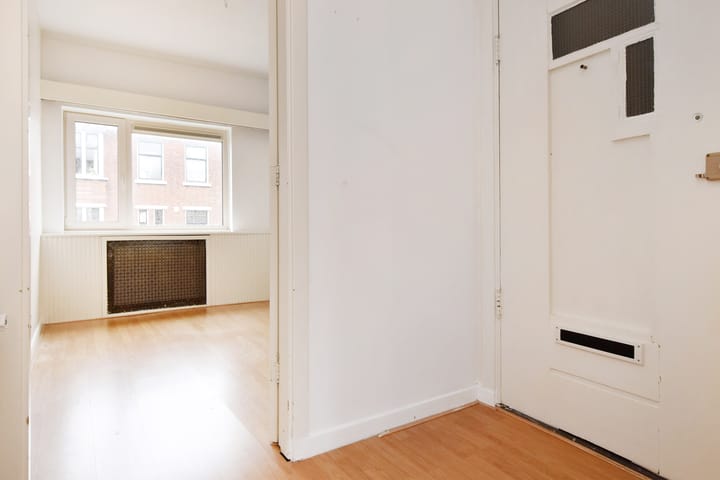 Foto 11 van van Naeltwijckstraat 219