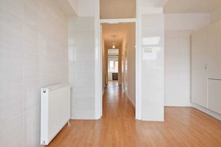 Foto 25 van van Naeltwijckstraat 219