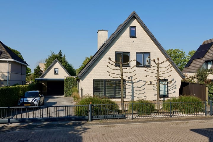 View photo 1 of Zonzijde 18