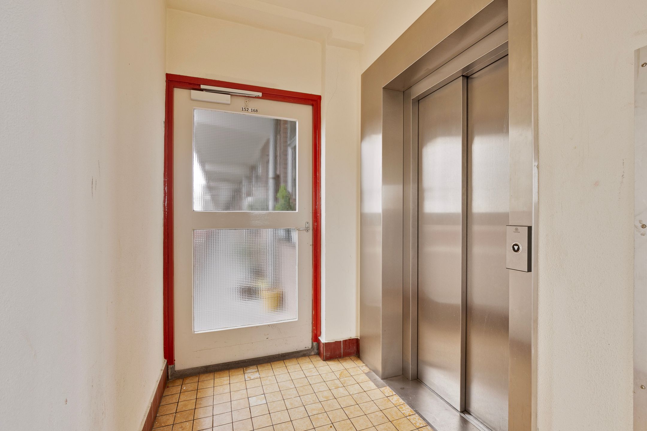 Photo 6 of Antony Moddermanstraat 166