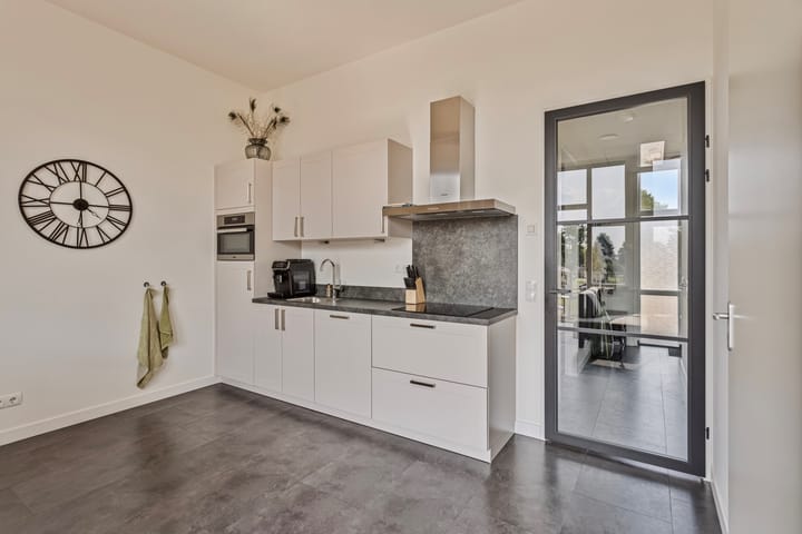 Foto 7 van Albert Schweitzerstraat 109