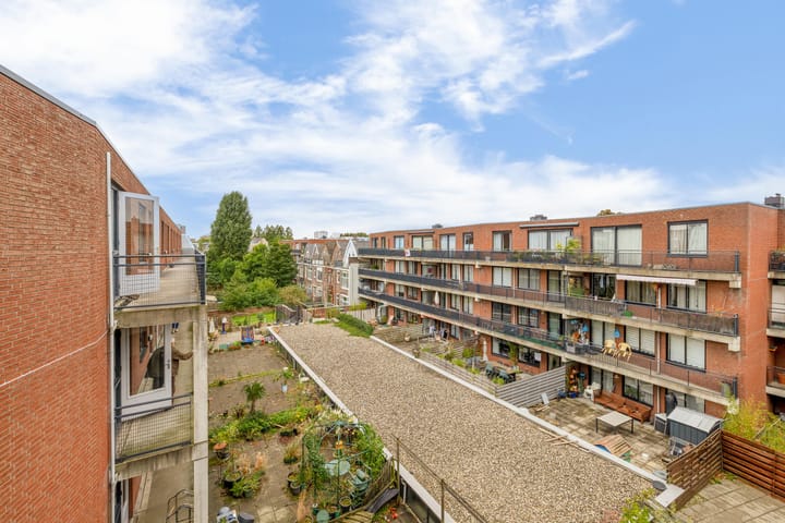 Foto 30 van Claes de Vrieselaan 185