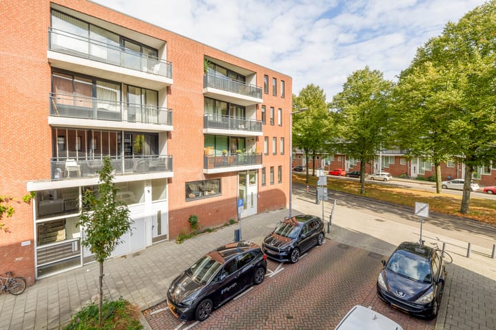 Foto 32 van Claes de Vrieselaan 185