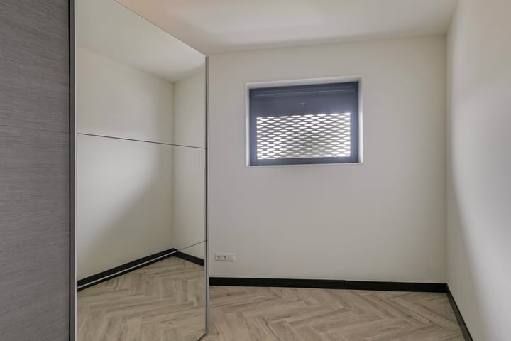 Foto 17 van Broekhovenseweg 84-01