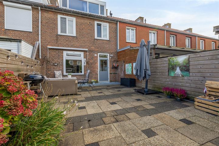 View photo 21 of Meidoornstraat 8