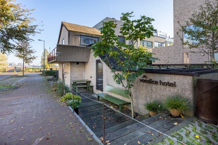 Foto 27 van Faas Wilkesstraat 339